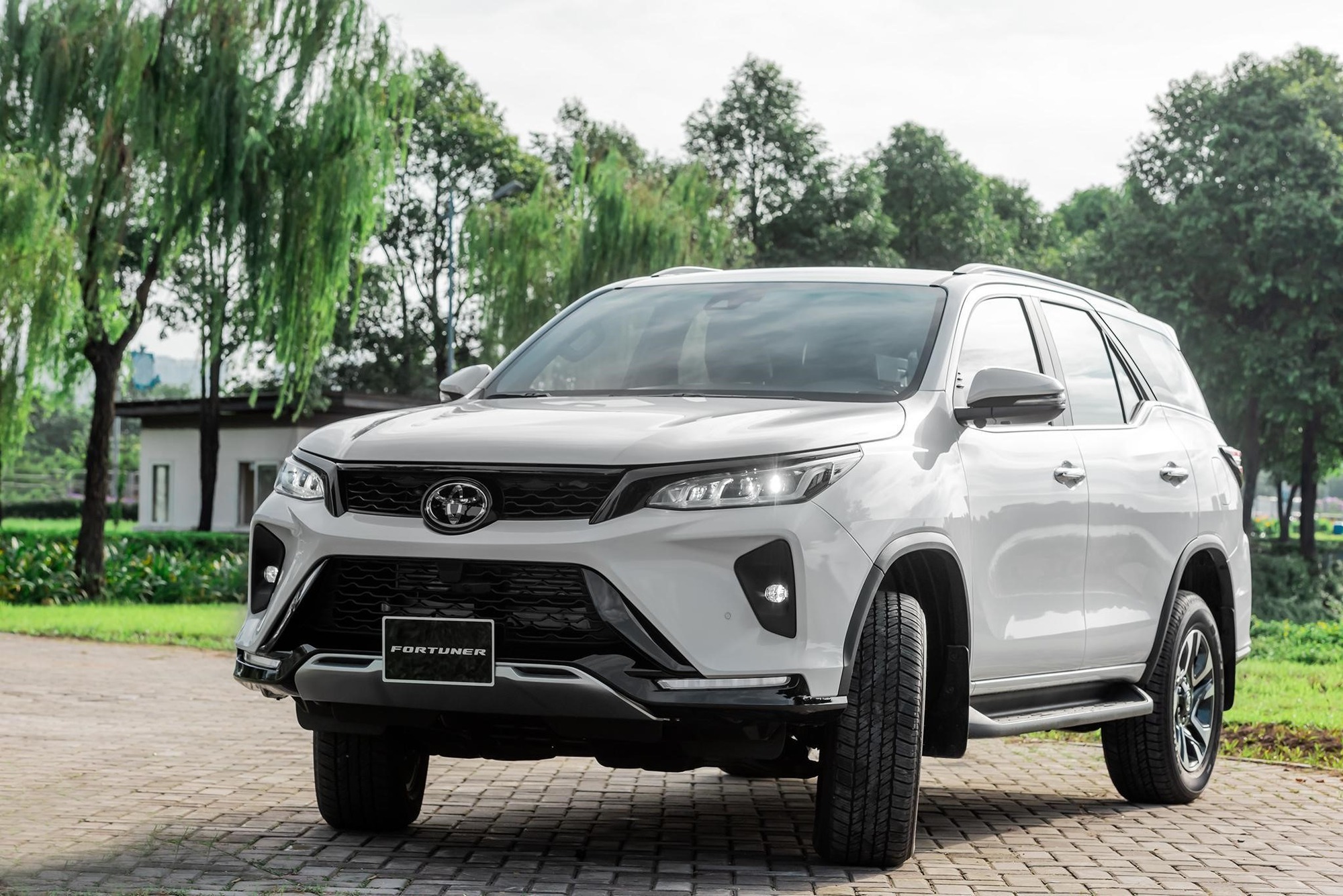 thuê xe 7 chỗ Vĩnh Long